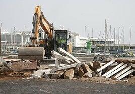 Obras para cambiar el muro de Naos; en marcha