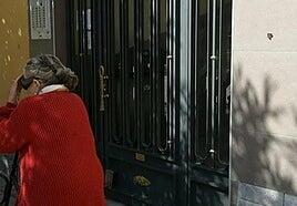 «Me muero, me muero»: una vecina oyó agonizar al hombre abatido de un disparo en el balcón de su casa en Alicante