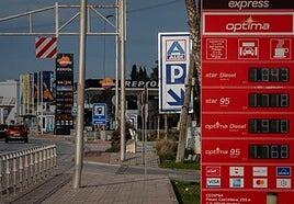 Del Brent al surtidor: por qué la gasolina sube antes que el petróleo