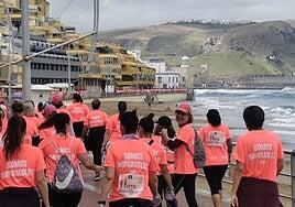 Antía Castro lidera la marea rosa de más de 3.500 participantes en la Carrera de la Mujer de Gran Canaria