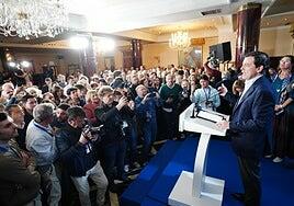 Euforia en Génova por contener a Vox en Castilla y León a la espera de desbloquear Extremadura y Aragón