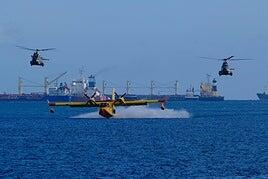 El puerto de Las Palmas recrea el amerizaje del Plus Ultra cien años después de su hazaña