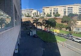 Denuncian el «caos» en el parking del hospital Doctor Negrín por una obra millonaria