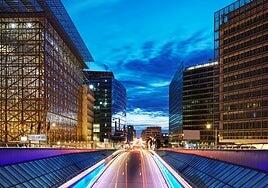 Guerra de precios y fin de los subsidios: el comprador ya no confía en el coche eléctrico