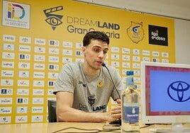 Alocén: «Nos quedan 12 finales y hay que estar más unidos para dignificar esta camiseta»