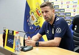 Luis García resuelve las dudas: «Tengo una oferta de renovación, sea en Segunda o en Primera. Y estoy feliz aquí»