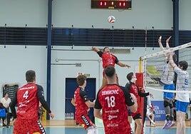 El San Roque se complica la salvación tras caer ante el Cisneros en Tenerife (3-0)