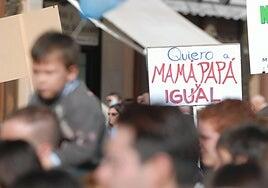 El niño que se hizo mayor de edad sin saber si vivía con papá o con mamá