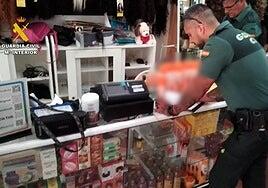 La Guardia Civil incauta casi 600 medicamentos y cosméticos ilegales en peluquerías de Las Palmas de Gran Canaria