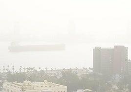 Los hospitales de Canarias activan planes de contingencia ante el impacto de la calima