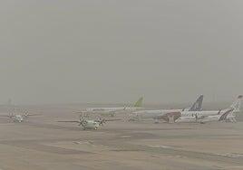 Los vuelos afectados por el episodio de calima este martes: así está condicionando la actividad en los aeropuertos de Canarias