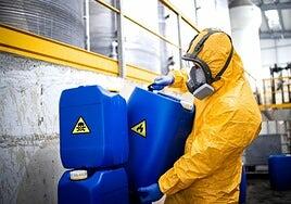 Las empresas exigen al Gobierno canario una solución urgente para los residuos peligrosos