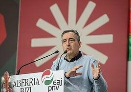 Esteban se enzarza con Ayuso: «Que tu principal reivindicación nacional sea tomarse una caña en una terraza es una catetada»