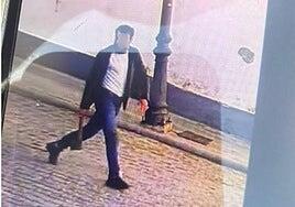 Agrede con un hacha a tres vecinos en Granada «sin mediar palabra»