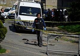Un atacante muerto y dos heridos en un tiroteo cerca del consulado israelí en Estambul