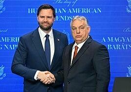 Vance cierra en Budapest una gran venta de petróleo estadounidense a Hungría