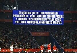 La FIFA expedienta a la Federación Española por los cánticos racistas en Cornellà