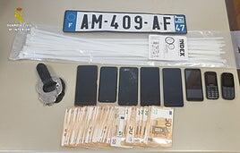 Desmantelado un grupo de falsos guardias civiles que robó bolsos de lujo valorados en un millón de euros a un transportista