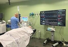 Simulaciones de urgencias reales: así se preparan los futuros intensivistas en el hospital Insular