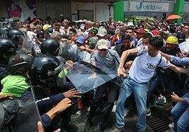 Primera batalla campal en Venezuela bajo el mandato de Delcy Rodríguez