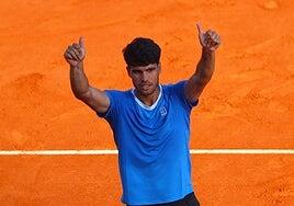 Alcaraz supera su primer bache en arcilla