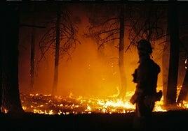 Una mujer contra los incendios: «Cambió el viento y las llamas nos rodearon»
