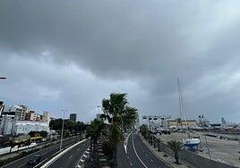 El grifo de las lluvias sigue abierto en Canarias y la Aemet mantiene los avisos todo el fin de semana
