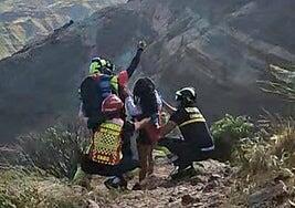 Grave una niña de 12 años tras caer desde cuatro metros en el Charco de Los Azulejos