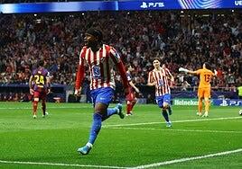 El Atlético sabe sufrir para preservar el sueño de la Champions