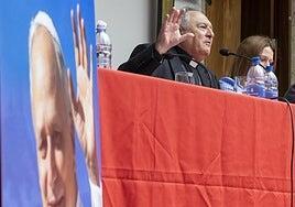 El obispo Mazuelos recalca que León XIV es «un defensor de la dignidad de todas las personas» por encima de todo