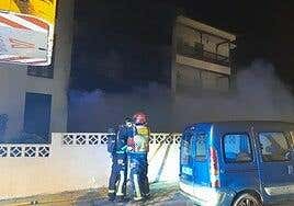 Muere una mujer en un incendio en Los Realejos que deja siete intoxicados, tres de ellos críticos