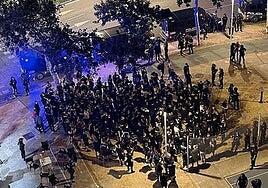 La Policía evita una pelea entre ultras en el centro de Sevilla antes de la final de Copa