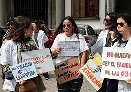 Los médicos de Canarias, con la hora de guardia peor pagada del país