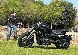 Prueba Benelli Leoncino Bobber 400: Una custom para la generación Z más nostálgica