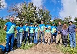 El voluntariado corporativo de Fundación Moeve impulsa la reforestación del Monte de Las Mesas
