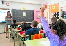 Canarias ya aplica la jornada del profesorado y ratios que prevé la nueva ley (y cada escolar con necesidades especiales contará por dos)