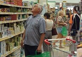 La subida de la cesta de la compra duplica con creces a la de los salarios