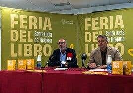 Luis Zueco, Pablo Rivero, Marta Jiménez, David de María y Pepa Aurora, en la Feria de Libro de Vecindario