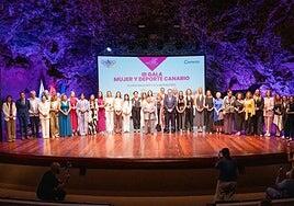 Canarias reconoce en Lanzarote a una veintena de referentes del deporte femenino