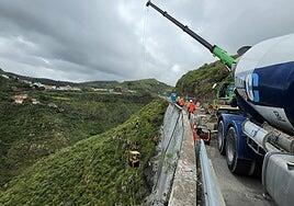 Obras Públicas inicia las obras para afianzar dos muros de contención en la carretera de Hoya Pineda, en Gáldar