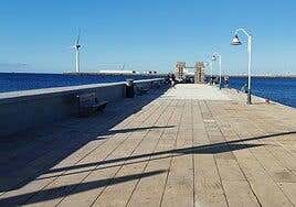 Finalizan las obras de mantenimiento del muelle de Arinaga y se instalan las plataformas