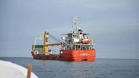 Irán se ofrece a reabrir Ormuz si EE UU levanta el veto a sus puertos