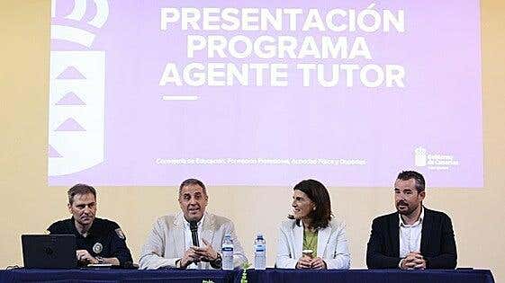 El agente tutor, más cerca de las aulas canarias: «Contactaremos municipio por municipio para que se adhieran»