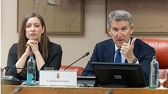 Feijóo resitúa el foco en la gestión del Gobierno un año después del apagón