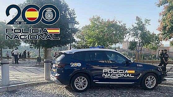 Clava una navaja a una turista en el tobillo mientras estaba haciendo fotos en un mirador de Granada