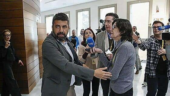 El TSJ valenciano da vía libre para citar a Mazón como testigo, pero la jueza de la dana esperará a la decisión de la Audiencia