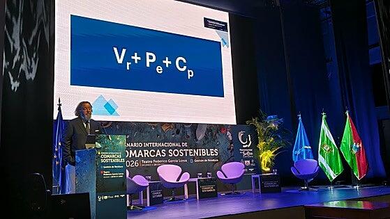 Íñigo Núñez advierte de las dificultades de Canarias para desarrollar la economía circular