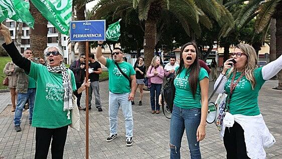 «Llevo más de 30 años como docente interino y temo verme en la calle»