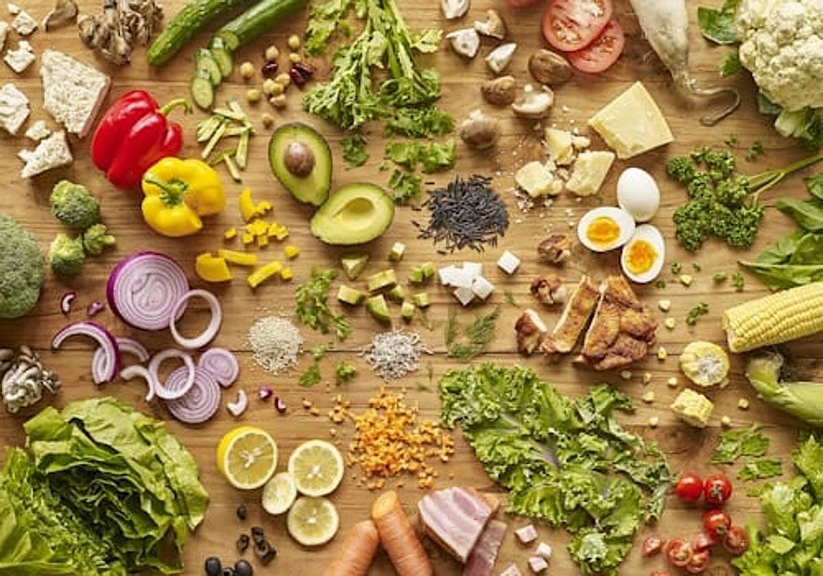 Los componentes esenciales que tu cuerpo no puede producir y necesitas obtener con la dieta