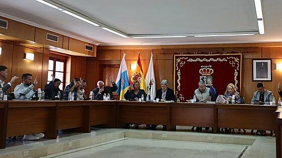 Los hamaqueros y el PSOE, contra el estudio que avala desmunicipalizar las hamacas en San Bartolomé de Tirajana